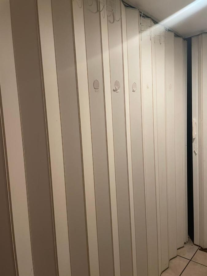 Crown Inn & Suites Spring Valley  Экстерьер фото